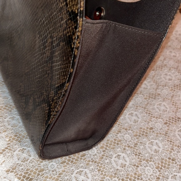 Handbag - Picture 5 of 6